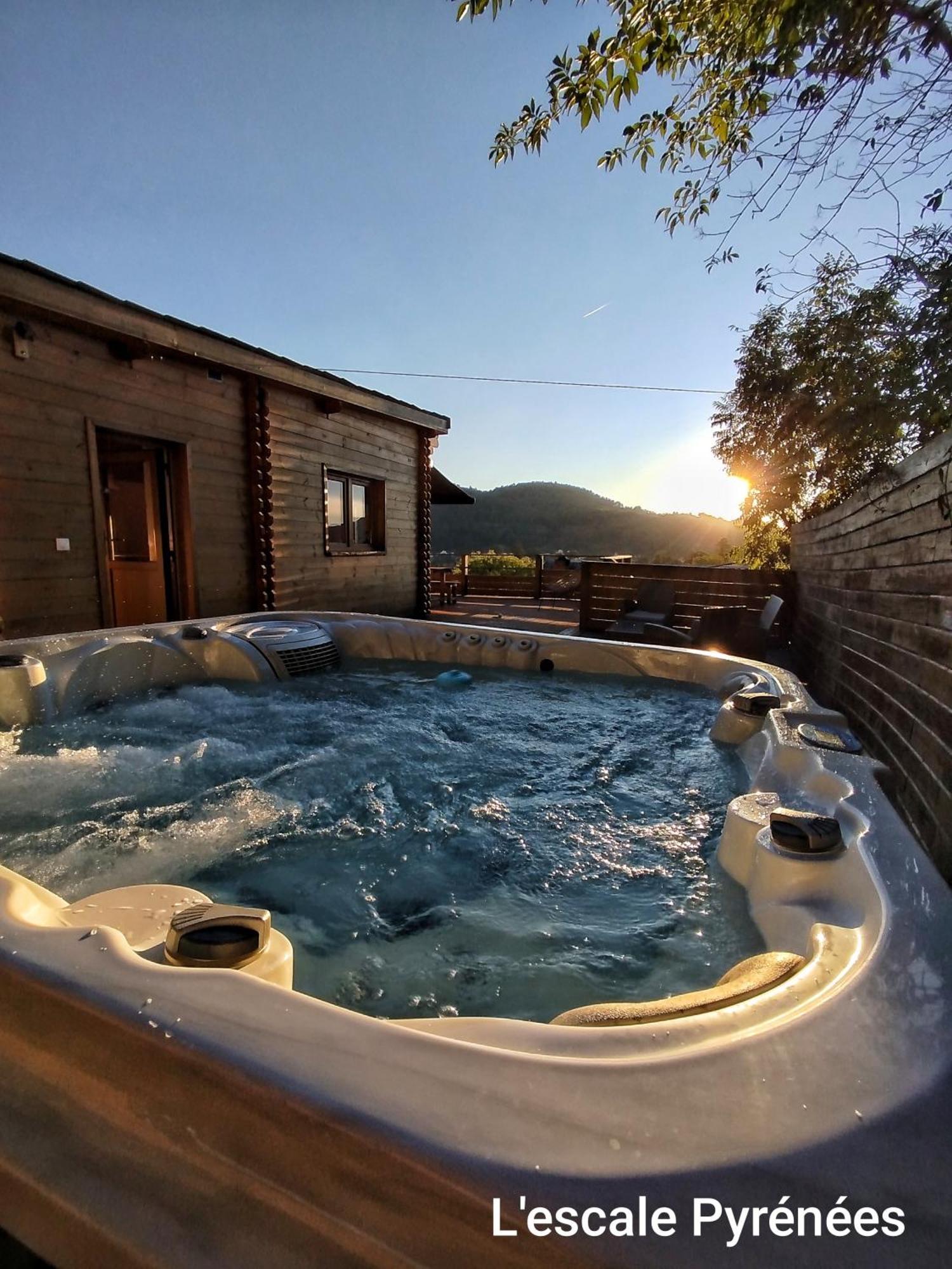 Le Chalet Jacuzzi Et Detente 4 Etoiles Bagnères-de-Bigorre Exterior foto